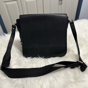 Louis Vuitton Black Leather Men’s Crossbody Messenger Bag
